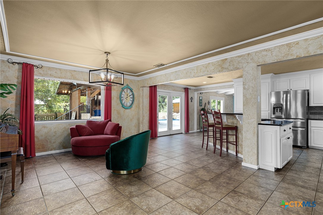 555 Southwind Loop