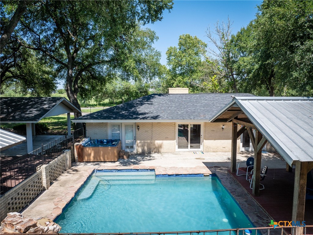 555 Southwind Loop