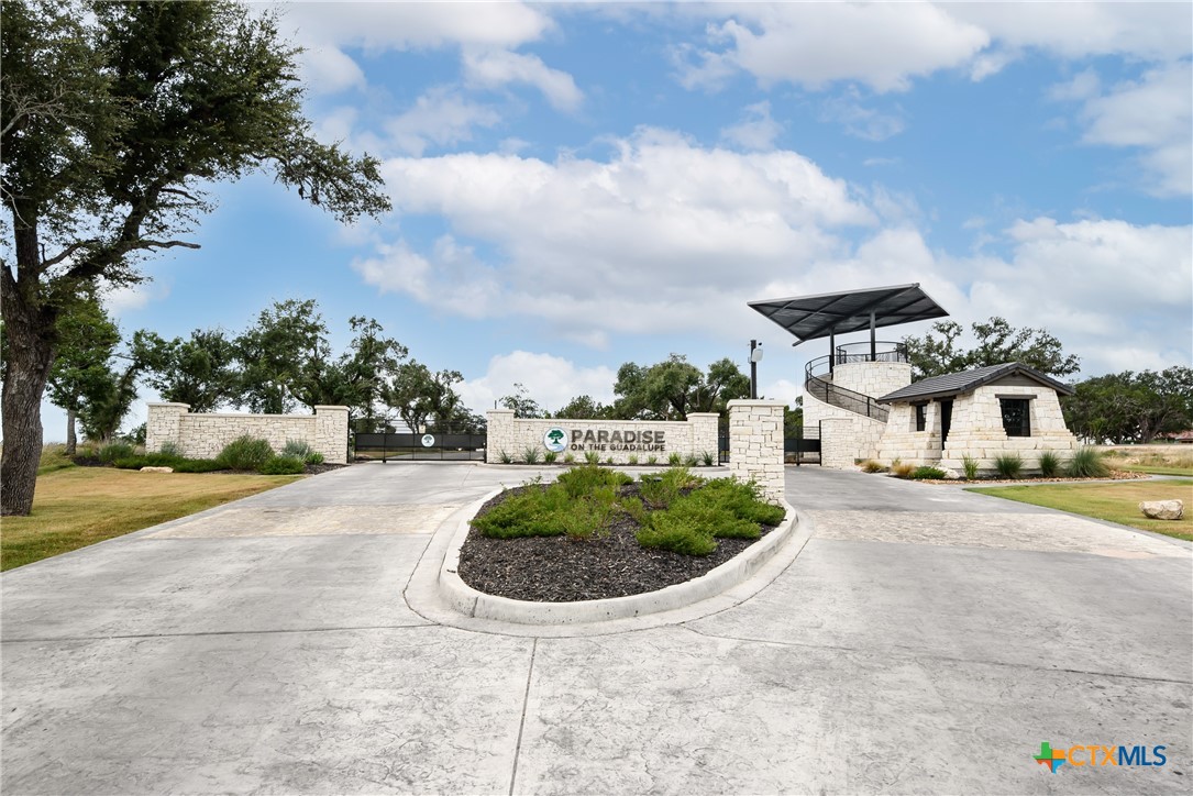 1622 Paradise Parkway