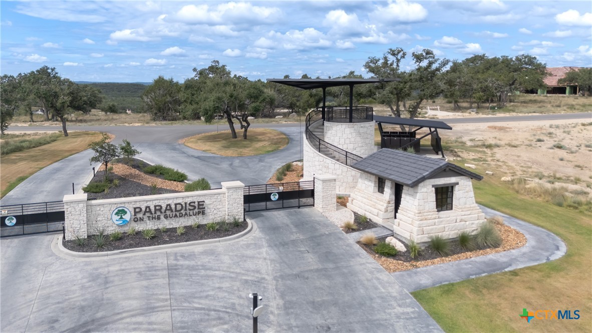 1622 Paradise Parkway