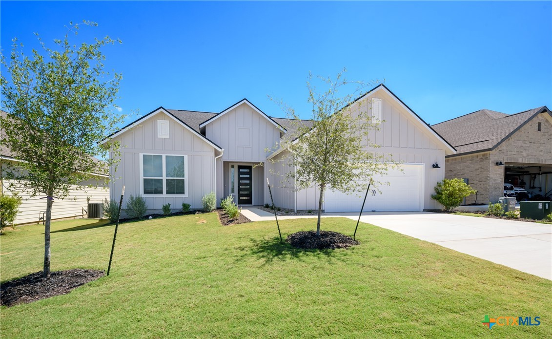 1447 Dancing Oak Lane