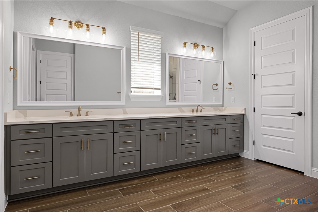 1447 Dancing Oak Lane