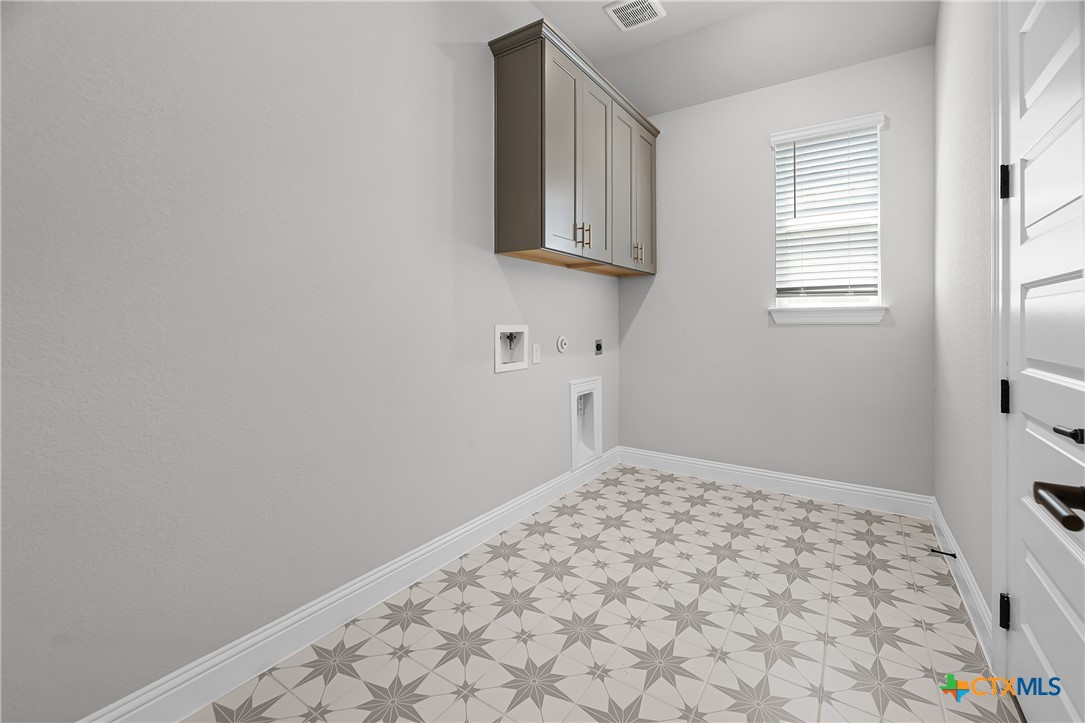 1447 Dancing Oak Lane