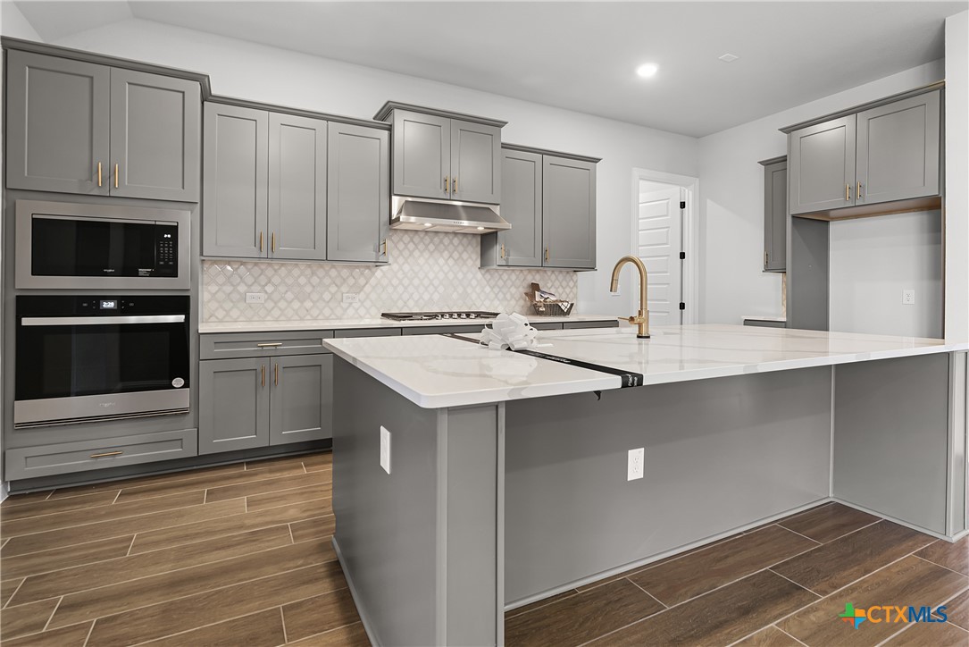 1447 Dancing Oak Lane