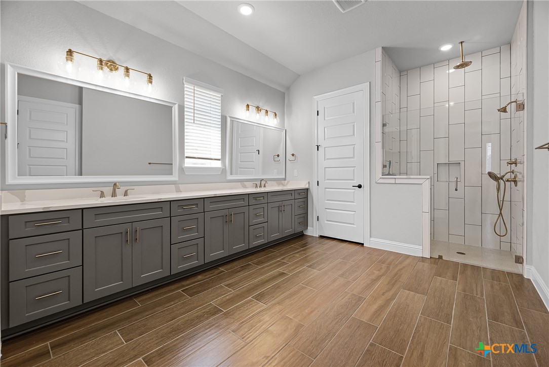 1447 Dancing Oak Lane