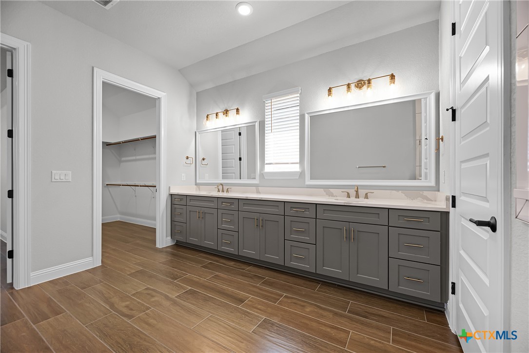 1447 Dancing Oak Lane