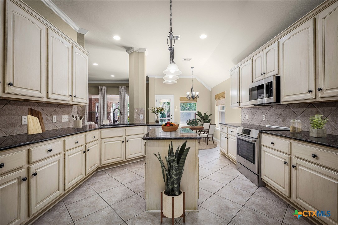 524 Enchanted Oak
