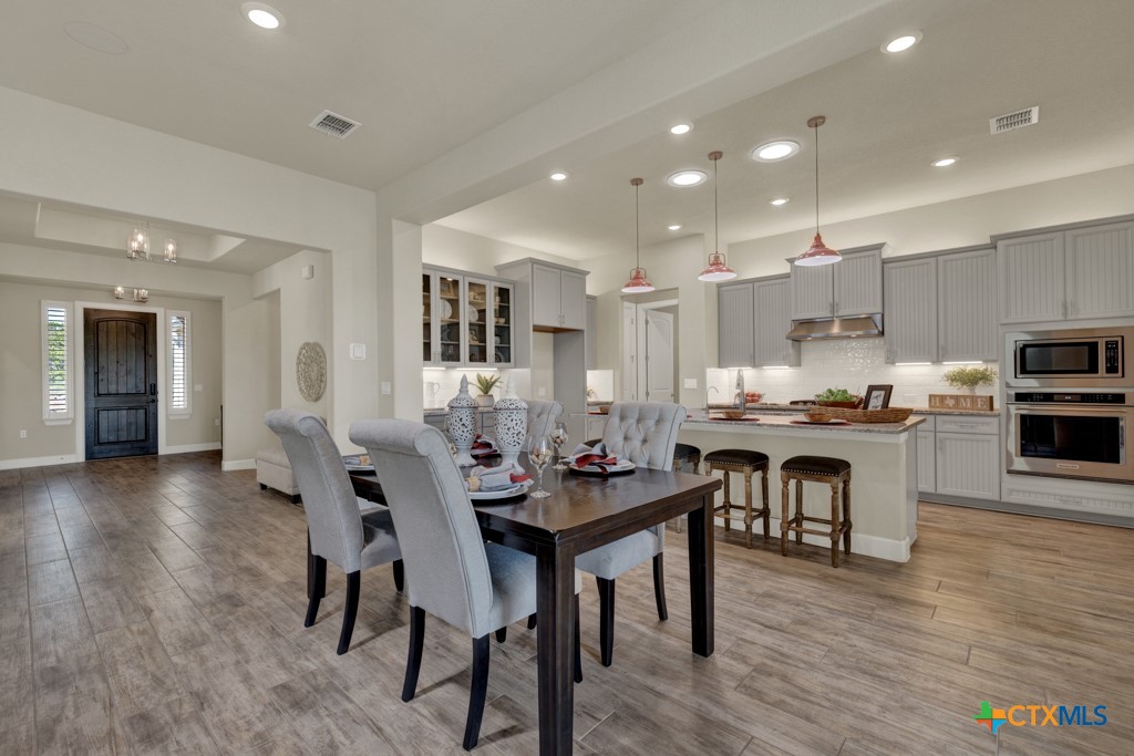 1248 Dancing Oak Lane