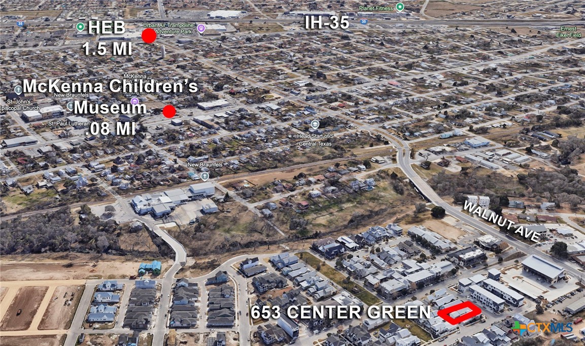 653 Center Green