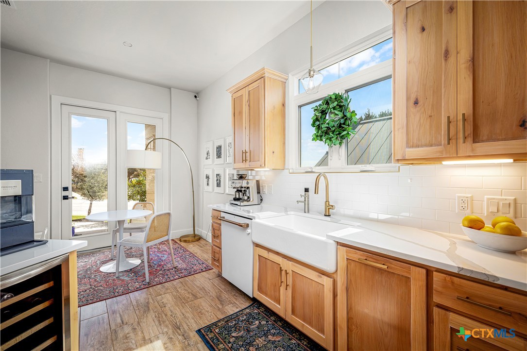 727 Mission Trail