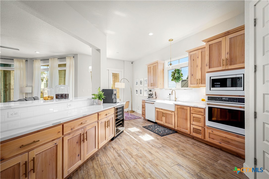 727 Mission Trail