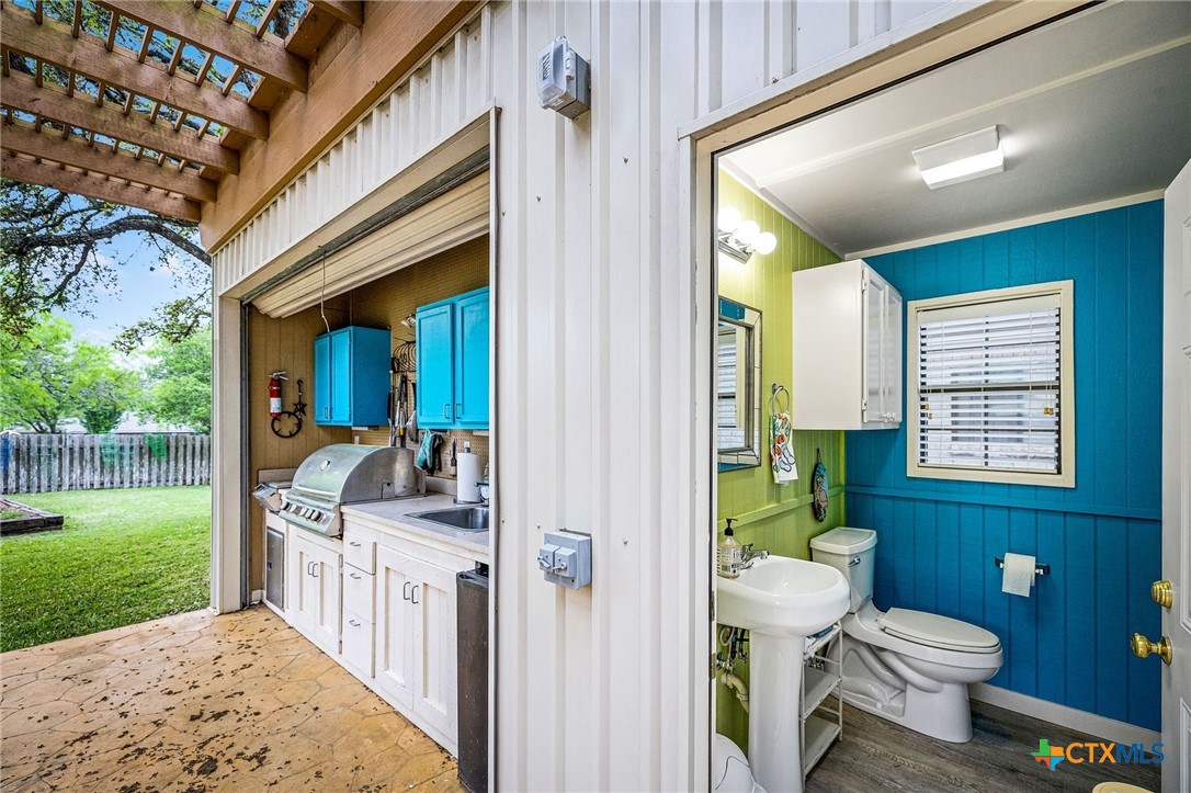 225 Montwood