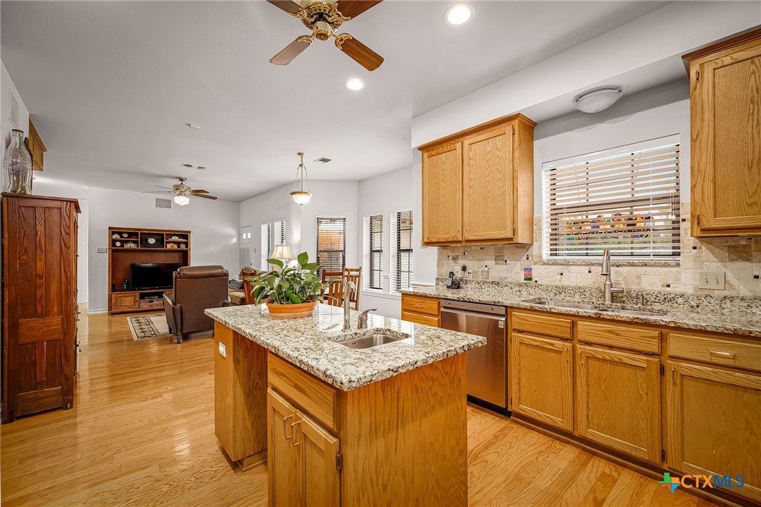 225 Montwood