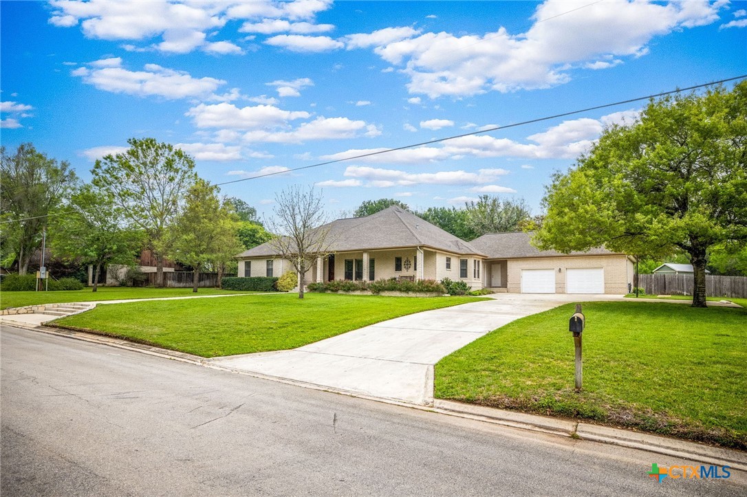 225 Montwood