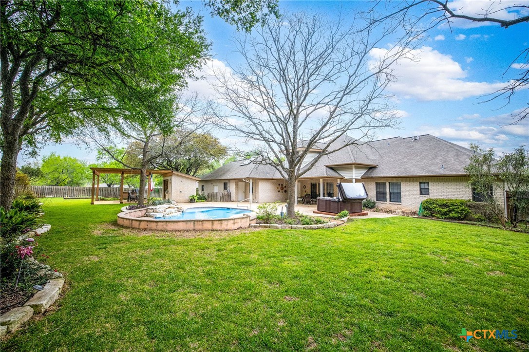 225 Montwood