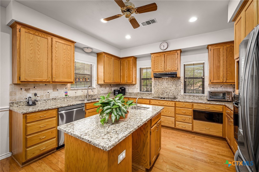 225 Montwood