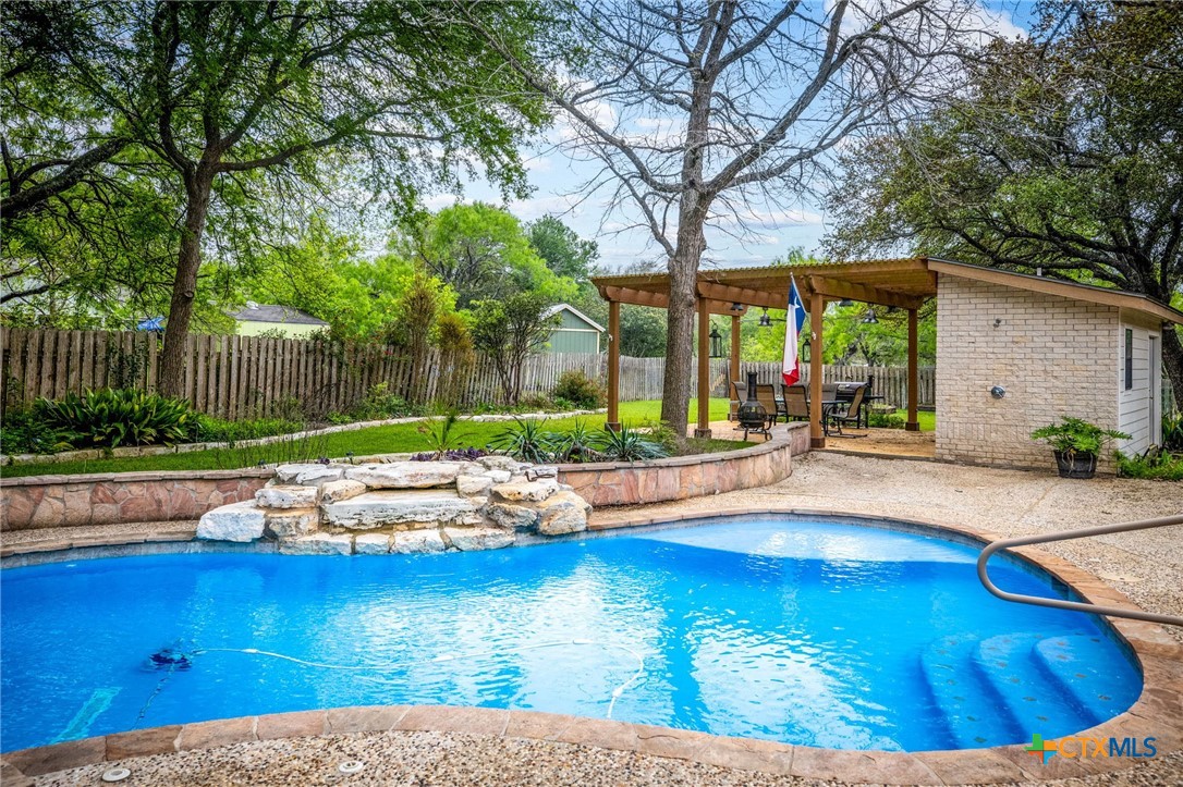 225 Montwood
