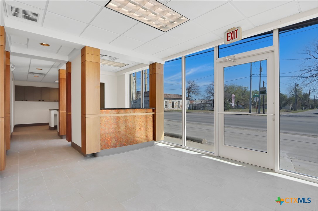 404 W Kingsbury Street