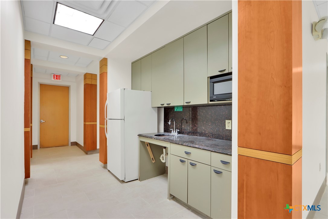 404 W Kingsbury Street