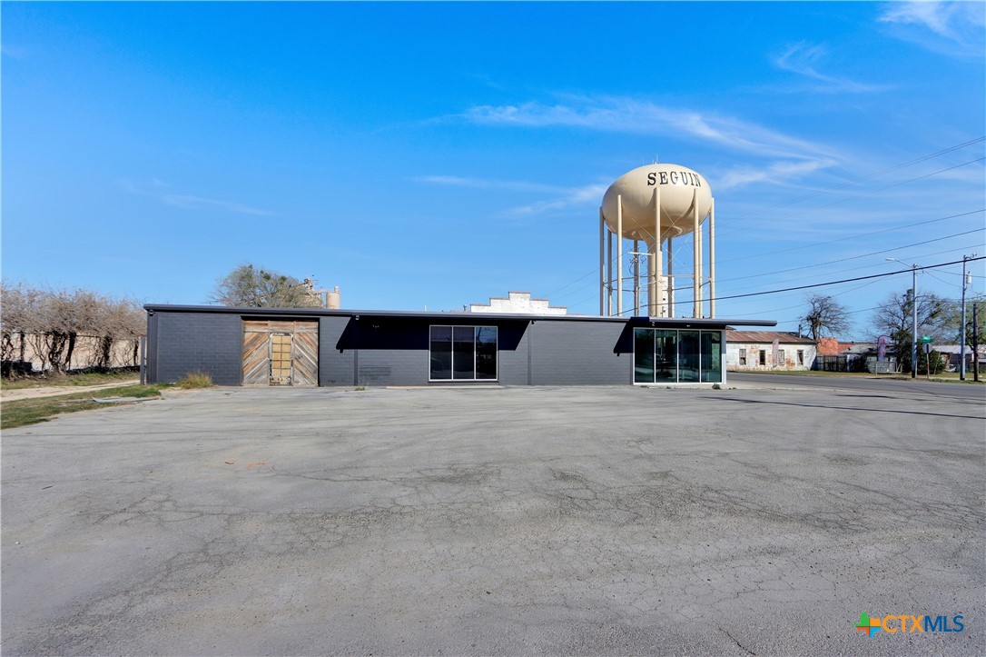 404 W Kingsbury Street