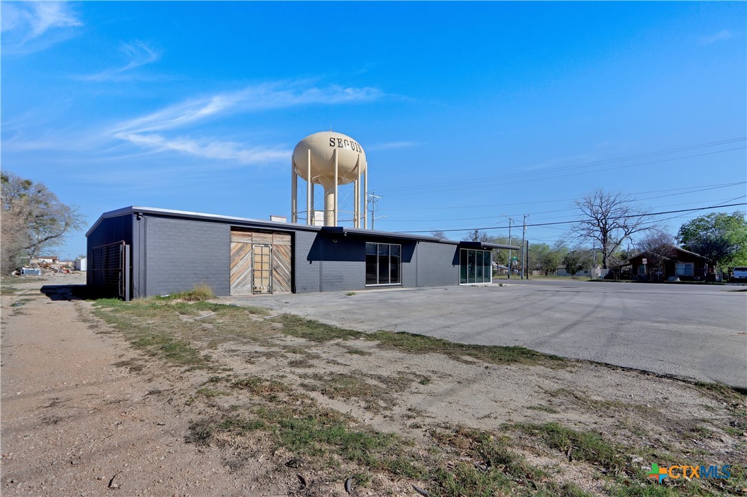 404 W Kingsbury Street