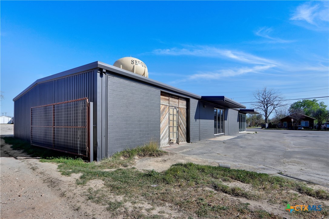 404 W Kingsbury Street