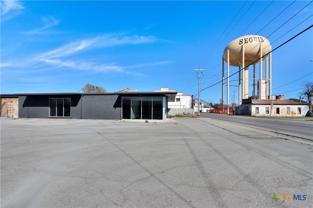 404 W Kingsbury Street