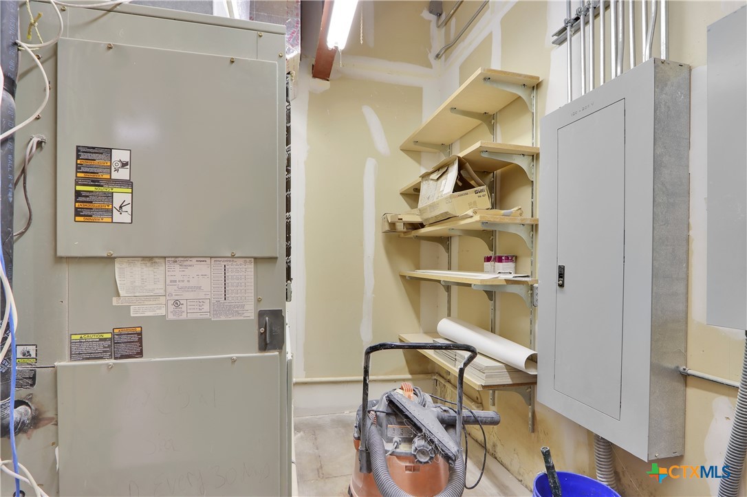 404 W Kingsbury Street