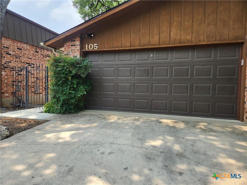 105 E Tanglewood Drive