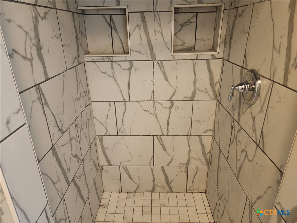 105 E Tanglewood Drive