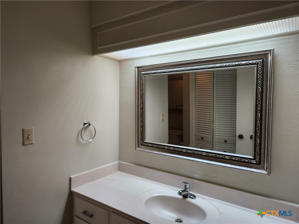 105 E Tanglewood Drive