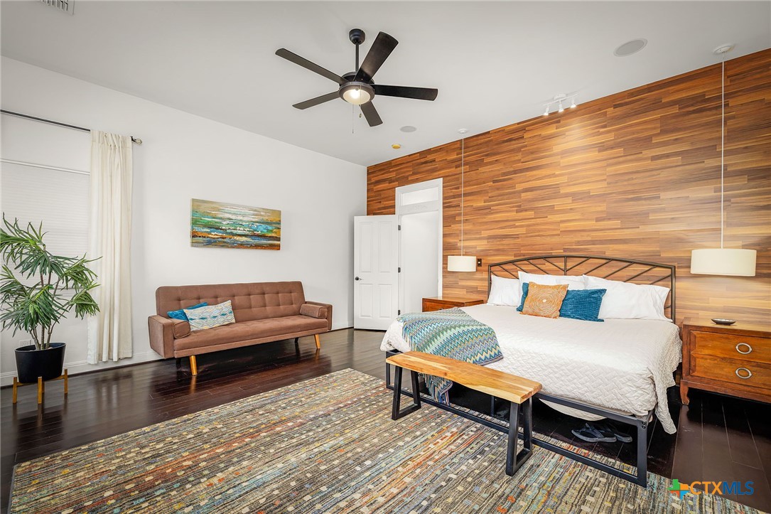 851 River Cliff Drive