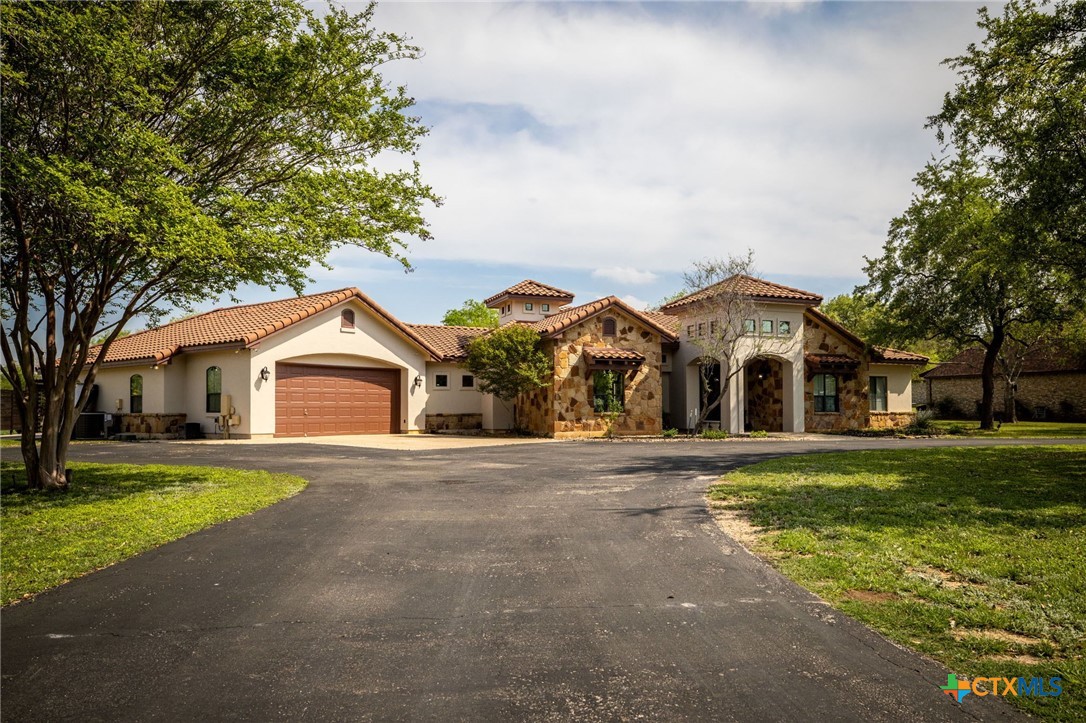 851 River Cliff Drive