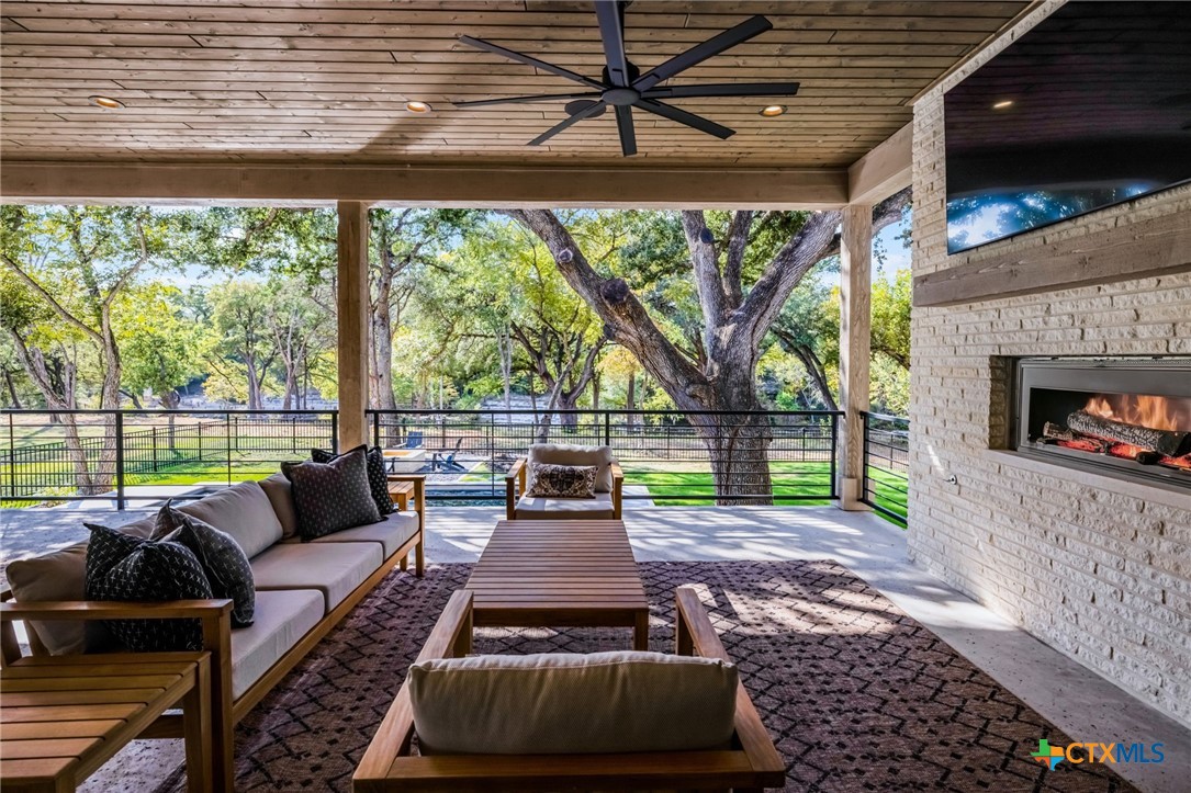 232 Riverfront Drive