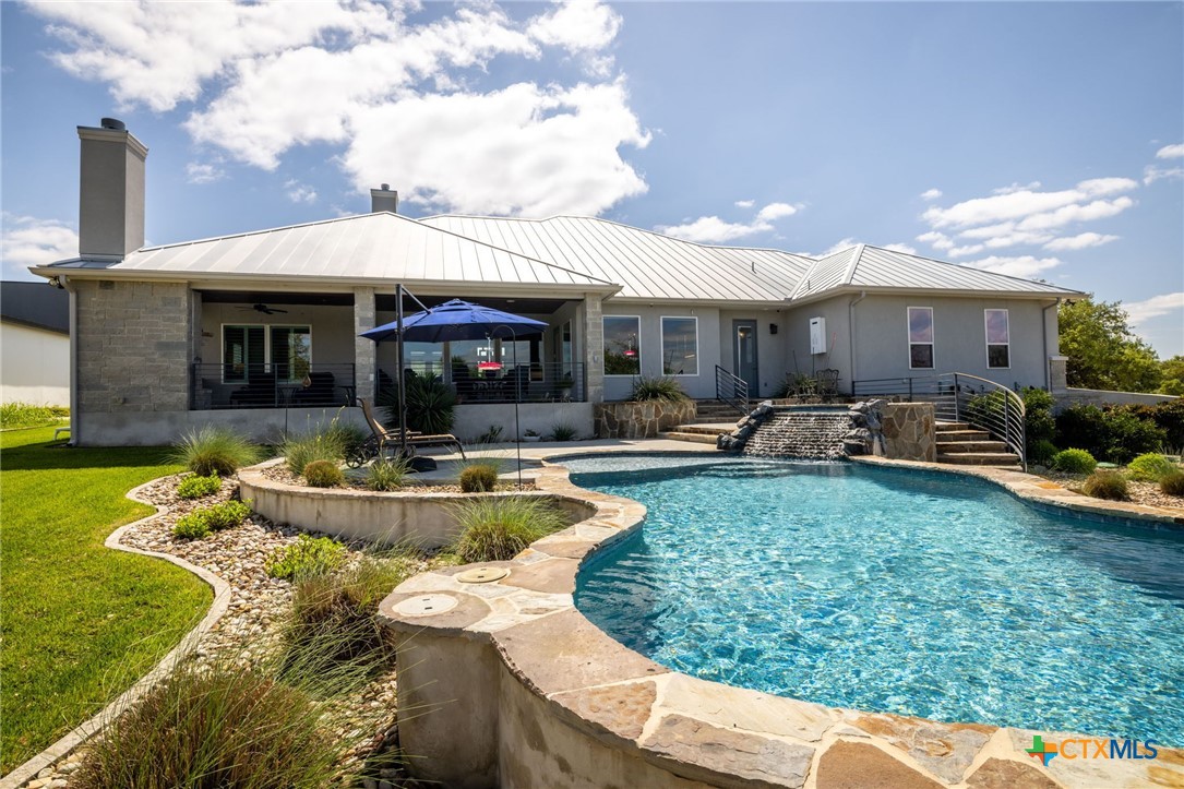 371 River Cliff Place