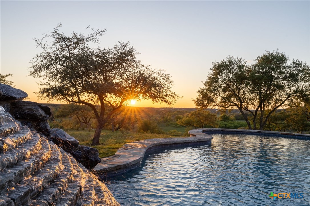 371 River Cliff Place