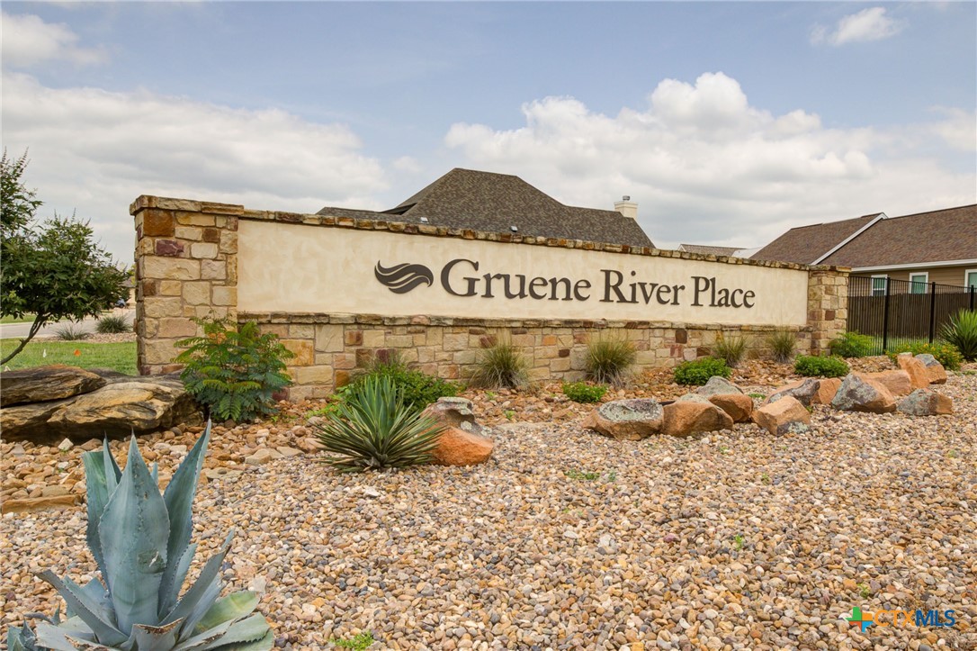 945 Gruene Place Drive