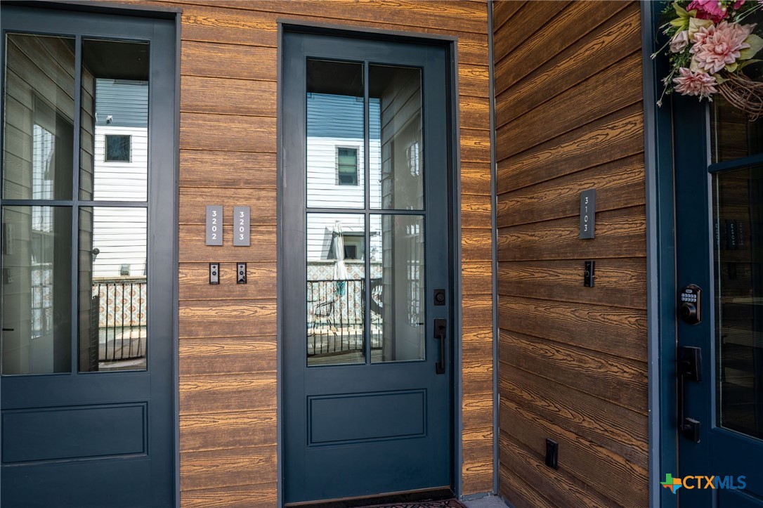 1208 N Academy Avenue 3203