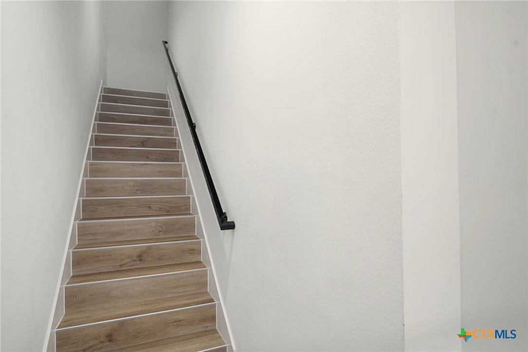 1208 N Academy Avenue 3203