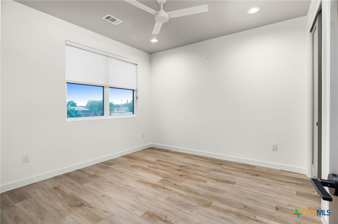 1208 N Academy Avenue 3203