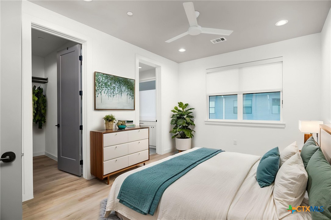 1208 N Academy Avenue 3203