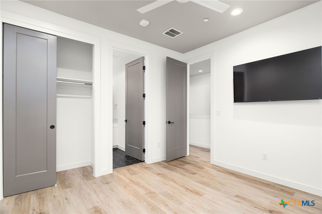 1208 N Academy Avenue 3203