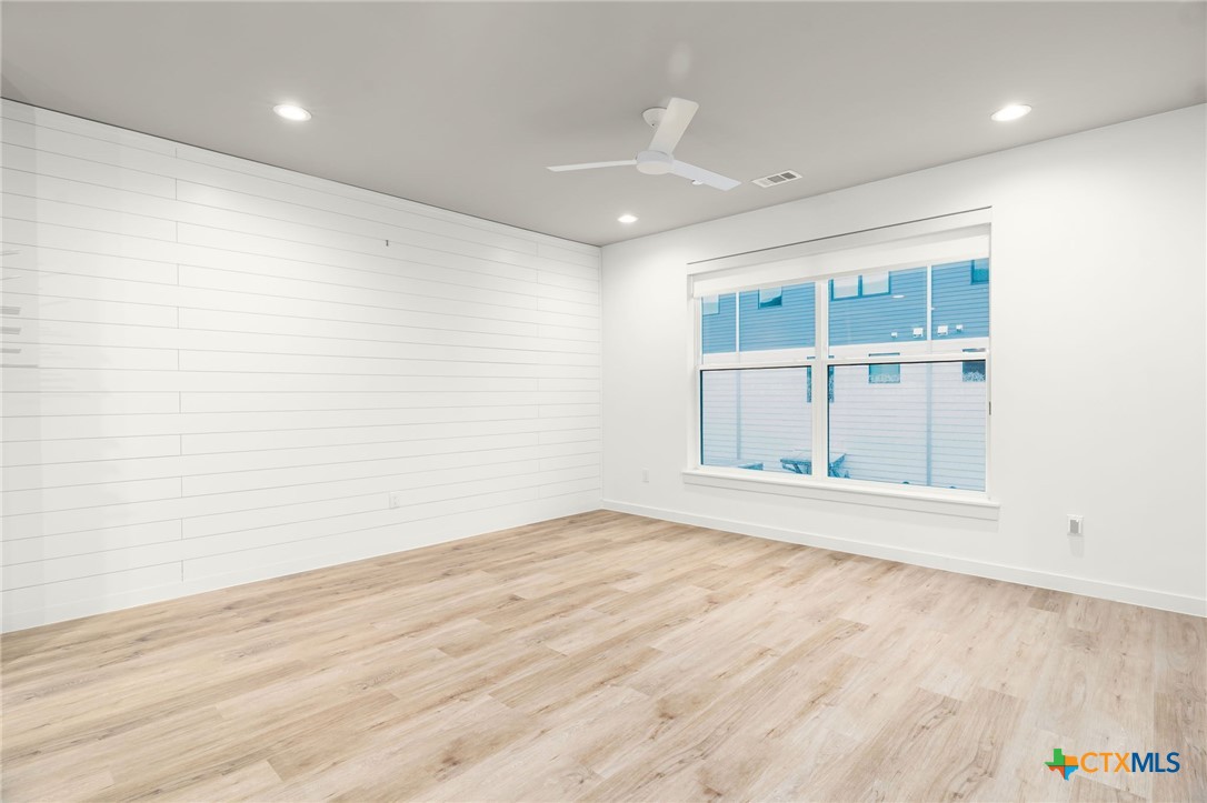 1208 N Academy Avenue 3203