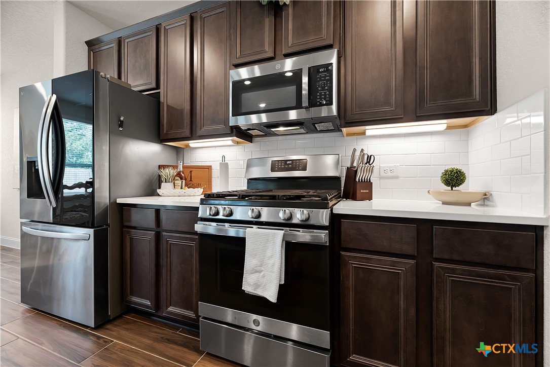 2143 Meadow Way Street