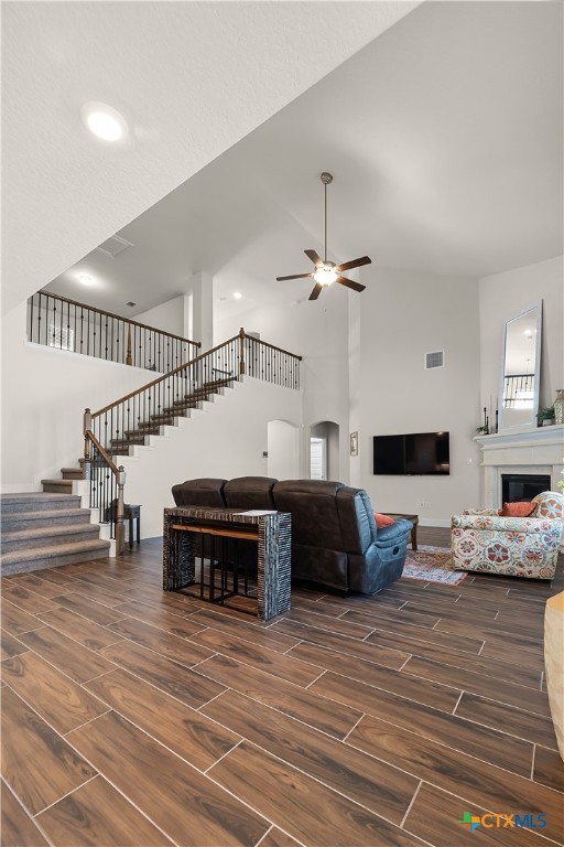 2143 Meadow Way Street