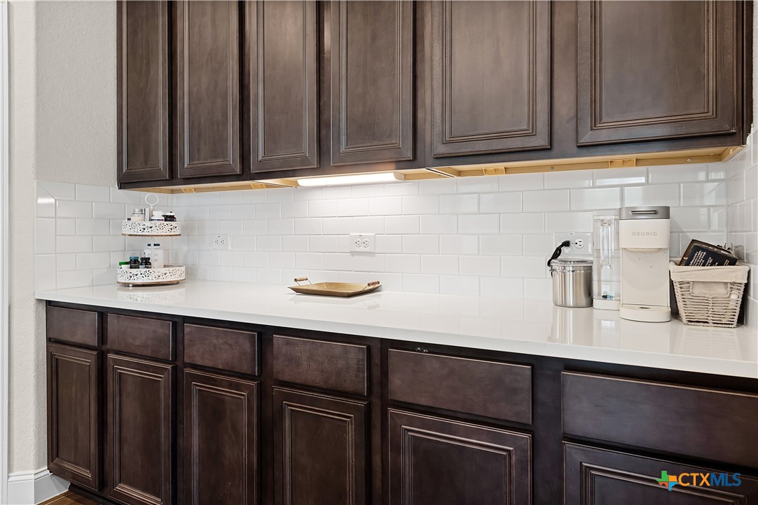 2143 Meadow Way Street