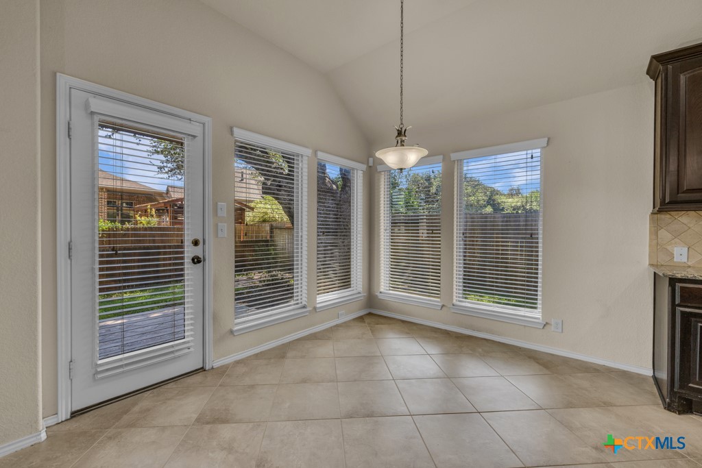 556 Oak Cascade