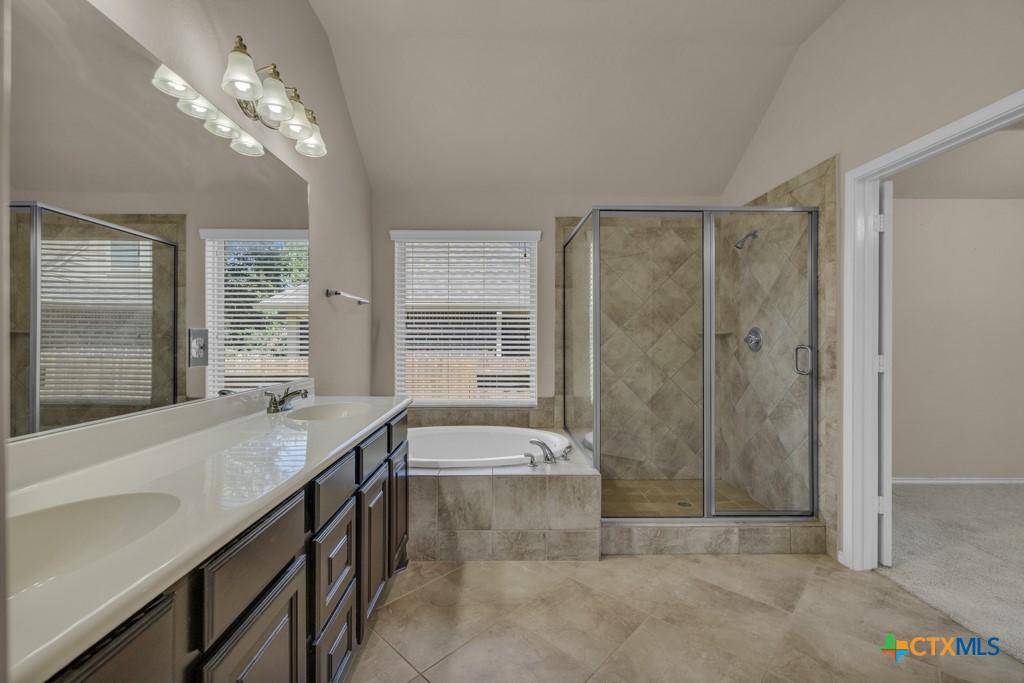 556 Oak Cascade