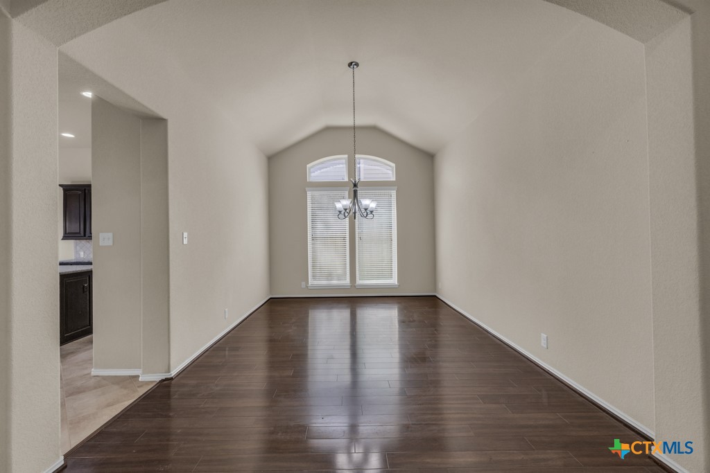 556 Oak Cascade