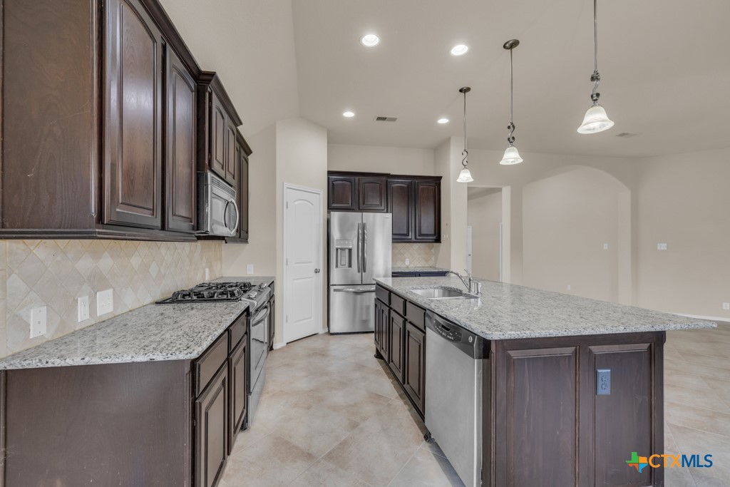 556 Oak Cascade